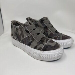 Blowfish wedge sneakers Womens Size 6.5 Camo